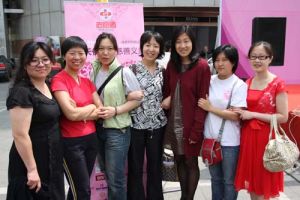 （圖）從左往右：趙倩、邱莉莉、李沚洢、鄧志新、鄭鶴紅、左秋香、沈利
