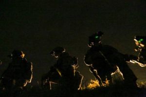 暗夜幽靈殺人事件 暗夜幽靈殺人事件