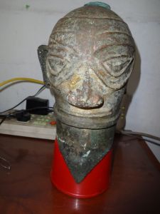 三星堆人面佛頭