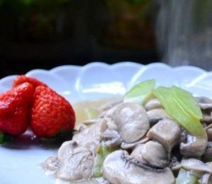 蘑菇炒萵筍 蘑菇炒萵筍