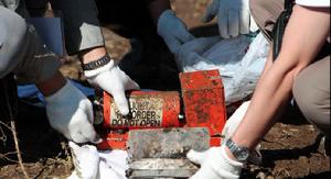 伊春失事客機機身斷裂起火，黑匣子找到。