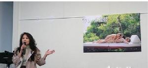 這張照片是由施明德的太太陳嘉君掌鏡拍攝的