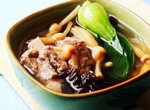 銀魚綠葉杜仲排骨湯 銀魚綠葉杜仲排骨湯