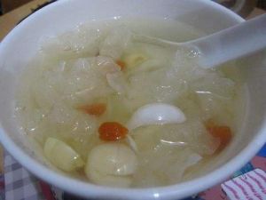 冰糖銀耳湘蓮 冰糖銀耳湘蓮