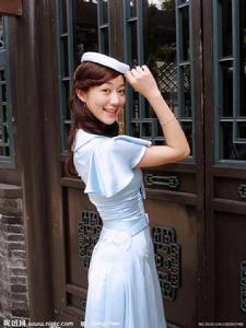 18歲出演首部主演電影《浪漫櫻花》