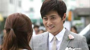 花眼[西裝上的扣眼]