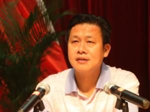 王周[廣州大學策劃研究所研究員]