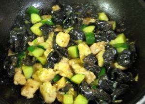 雞肉炒木耳黃瓜 雞肉炒木耳黃瓜