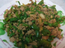 四季豆尖椒炒肉丁 四季豆尖椒炒肉丁