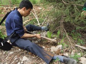 武振興先生做田野工作