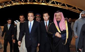 （圖）李克強抵達科威特國際機場