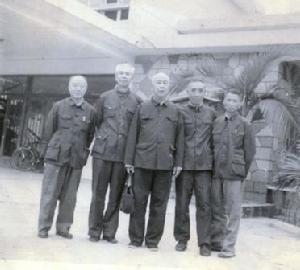 黃派成員:張一民教授（右二）、黃增慶研究員（右三）