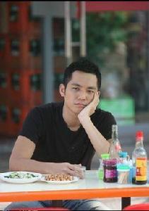 羅鵬[《不如跳舞》鍾漢良飾演角色]