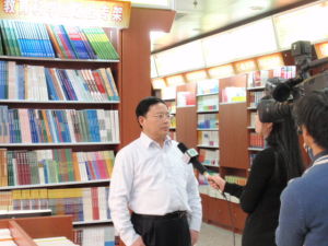 津橋國際集團董事長趙鵬先生接受中國教育線上專訪