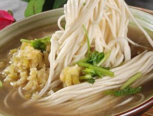 綠茶雞湯麵條 綠茶雞湯麵條