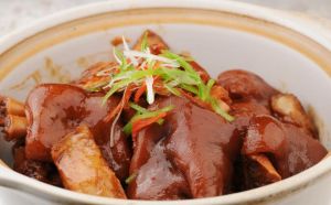 豬手芋頭煲 豬手芋頭煲