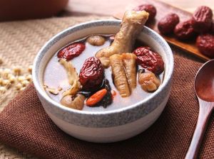 黃芪當歸紅棗蛇肉湯 黃芪當歸紅棗蛇肉湯