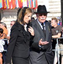 妻子索菲&middot;約翰娜&middot;瑪利亞（左）