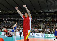 中國女排進軍倫敦，俞覺敏揮臂慶祝
