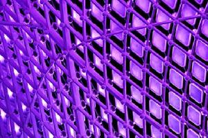 酒店閃閃發光的外殼由布滿5000多個LED裝置的5300多個鑽石形嵌板拼接而成