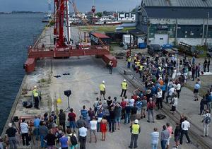 這隻火箭吸引了很多人前來觀看