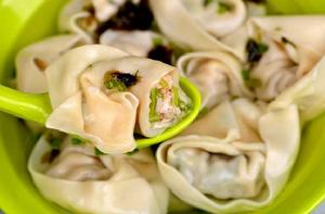 芹菜鮮肉餛飩 芹菜鮮肉餛飩