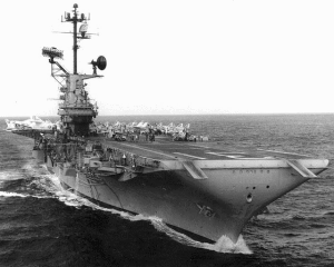 1964年11月2日在東京灣的“好人理察”號航母