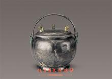 唐·蓮瓣紋提梁銀罐