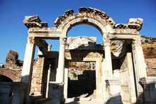 阿爾忒彌斯神廟與以佛索