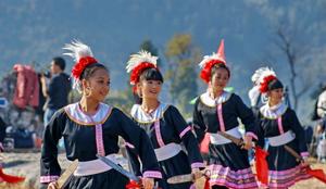 八排瑤寨南崗排的瑤族婦女