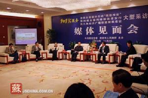 隨著101%服務在淮安大地蔚然成風，“效能淮安”的品牌正受到越來越多國內媒體的關注。