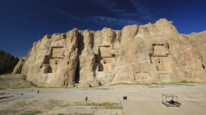 高大的山岩上是阿契美尼德王朝幾個皇帝的陵墓