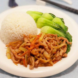 茶葉肉絲蓋飯 茶葉肉絲蓋飯