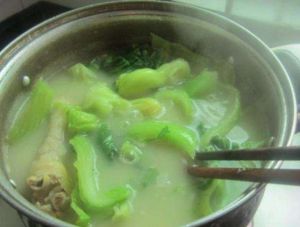 鹹豬骨滾芥菜湯 鹹豬骨滾芥菜湯