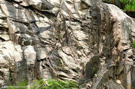 岩石非均勻性 岩石非均勻性