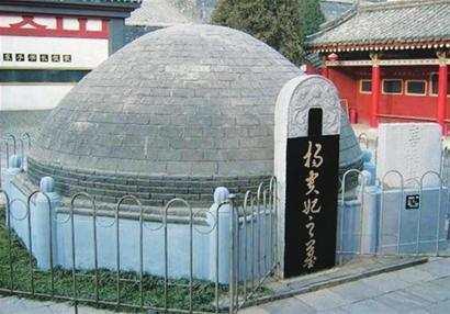 她是日本的國際巨星,卻說自己是楊貴妃的後代,還有貴妃墓為證 她是日本的國際巨星,卻說自己是楊貴妃的後代,還有貴妃墓為證