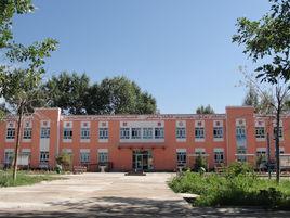 昭蘇縣洪納海鄉中心學校 昭蘇縣洪納海鄉中心學校