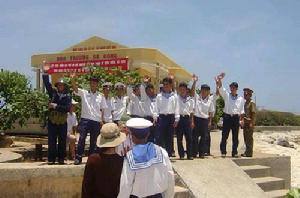 侵占我南海中礁的越南官兵