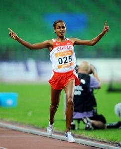 瑪麗亞姆&middot;優素福&middot;伊薩&middot;賈邁勒率先撞線