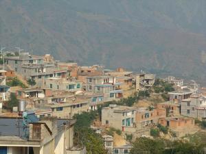 迤薩村[雲南省紅河州紅河縣迤薩鎮迤薩村]