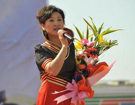 龍梅[郭爾羅斯蒙古族民歌曲目]