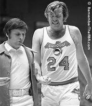 邁克&middot;劉易斯詭異的表情