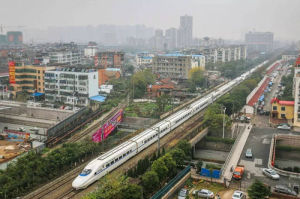 京九鐵路部分路段運行CRH2型高速動車組列車