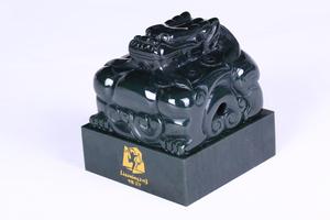 名稱:全運徽寶·至尊版(4公斤和田玉)