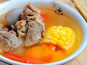豬骨玉米胡蘿蔔湯 豬骨玉米胡蘿蔔湯