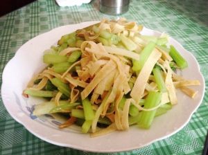 芹菜炒豆腐皮 芹菜炒豆腐皮