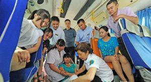 公交“昏倒族”