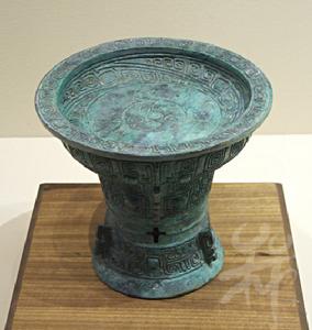 墓中的青銅文物