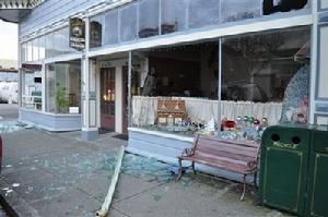 加州尤里卡等地店鋪在地震中嚴重受損