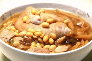 黃豆豬蹄湯